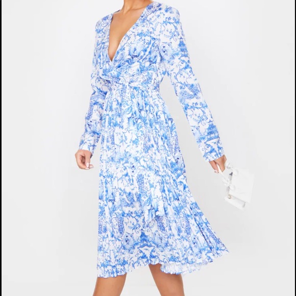 Long Sleeve Pleated Midi Dress 